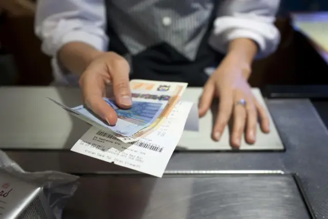 Подталкивание к зеленой энергетике сопряжено со скрытыми затратами: простые меры становятся все более популярными, но могут снизить поддержку более эффективной политики в области изменения климата