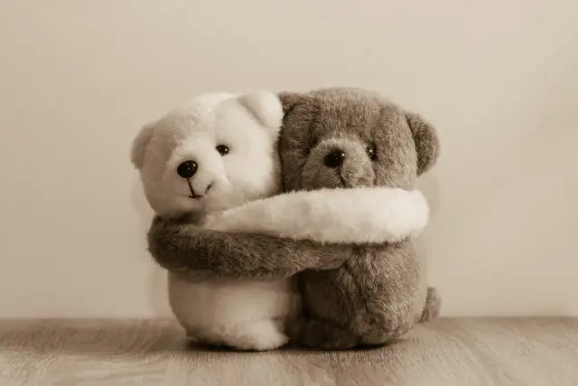 Человеческий контакт играет большую роль в распространении некоторых больничных инфекций, но не других: результаты показывают, что гигиена рук является ключевым фактором, но необходимы дополнительные 