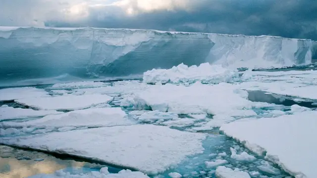 Переосмысление опасности прудов с талой водой Антарктиды для шельфовых ледников и уровня моря: существует ограничение скорости на ущерб, который поверхностные пруды могут нанести шельфовым ледникам, н