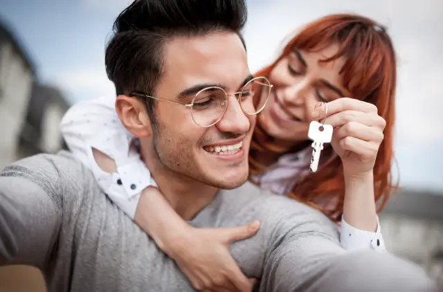 Сохранение кишечных микробных штаммов у близнецов, живущих раздельно после совместного проживания в течение десятилетий: инструмент геномики может определить, сохранили ли близнецы идентичные кишечные