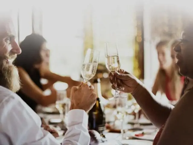 Давайте сделаем так, чтобы отели Hyatt отказались от платы за домашних животных для семей, спасающихся от урагана Флоренция
