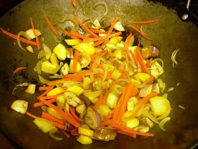 От темпе до стручковой фасоли: 15 уникальных картофелей фри для вашего любимого бургера на #FriesDay